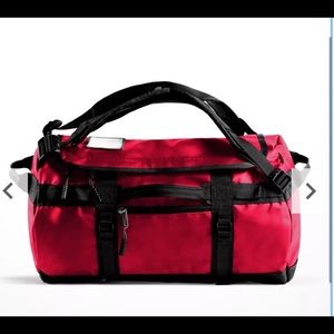 North Face Base Camp Duffle Bag NWOT